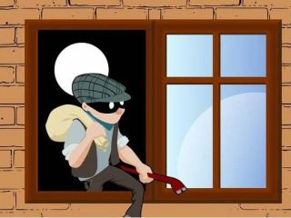 Polsek Kronjo Bekuk Pencuri HP di Rumah Warga Lewat Jendela