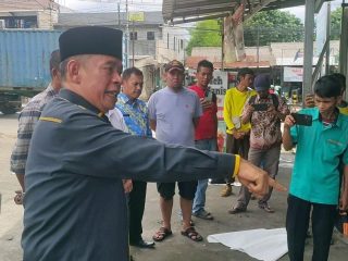 Warga Sangiang Jaya Bongkar Drainase yang Ditutup Ruko, Dewan Saiful Milah: Itu Luapan Kekesalan