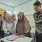 Sekda Deden menyaksikan pejanjian damai antara guru dan murid yang berpolemik.