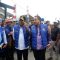 Sekda Soma saat mendampingi Gubernur Andra Soni kunjungan ke Nelayan Kronjo.