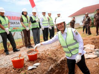 Peletakan Batu Pertama TK Adhyaksa Banten, Sekda Deden Sampaikan Pentingnya Pendidikan Karakter Bagi Anak