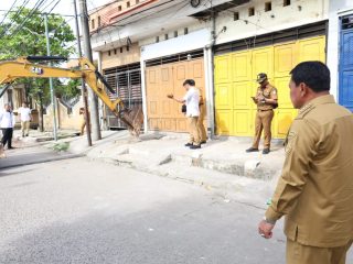 Bupati Maesyal Tinjau Normalisasi Gorong-gorong di Elok Kutajaya