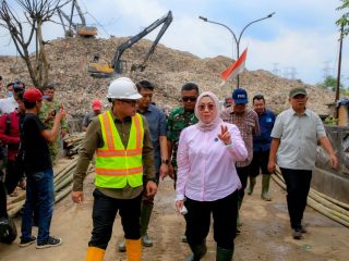 Wakil Wali Kota Pilar Saga Ichsan Dampingi KLH Tinjau TPA Sampah di Cipeucang