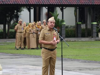 Sekda Soma Atmaja Pimpin Apel ASN, Sampaikan Percepatan Kinerja dan Kepedulian Bencana