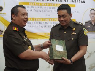 Kajari Kabupaten Tangerang Lantik Kasi Pidum dan Intelijen, Doni Saputra Dapat Promosi ke Kejati Riau