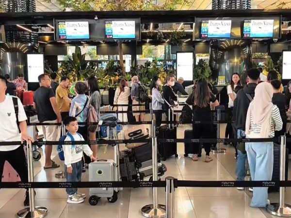 DPR Soroti Mahal Harga Tiket Pesawat