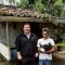 Abraham Garuda Laksono mengunjungi kediaman Djajahari di Kampung Cicadas, Pandeglang, untuk memastikan kondisi kesehatannya usai menjalani perawatan di RSUD Banten, setelah proses reaktivasi BPJS PBI yang sempat terkendala, Selasa (24 Februari 2026). (Foto: Ist)