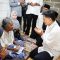 Wagub Dimyati saat meminta di doakan dari seorang ibu lansia.