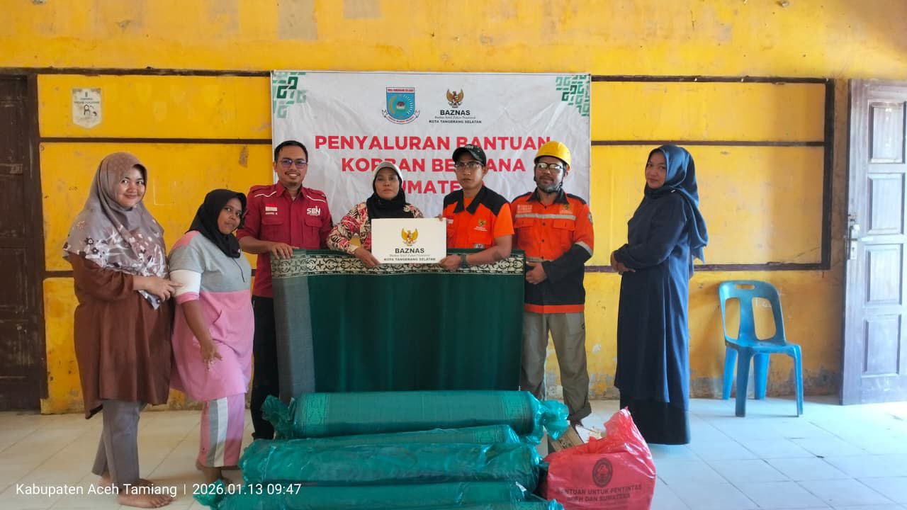 Penyaluran bantuan untuk korban banjir Sumatera.