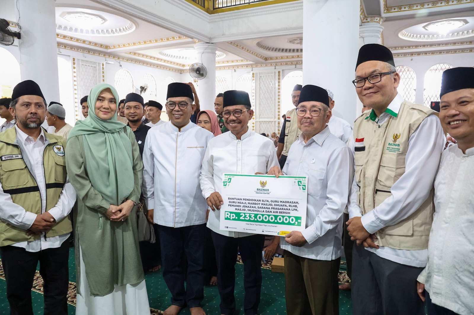 Wali Kota Sachrudin bersama Gubernur Andra Soni Safari Ramadhan di Cipondoh.