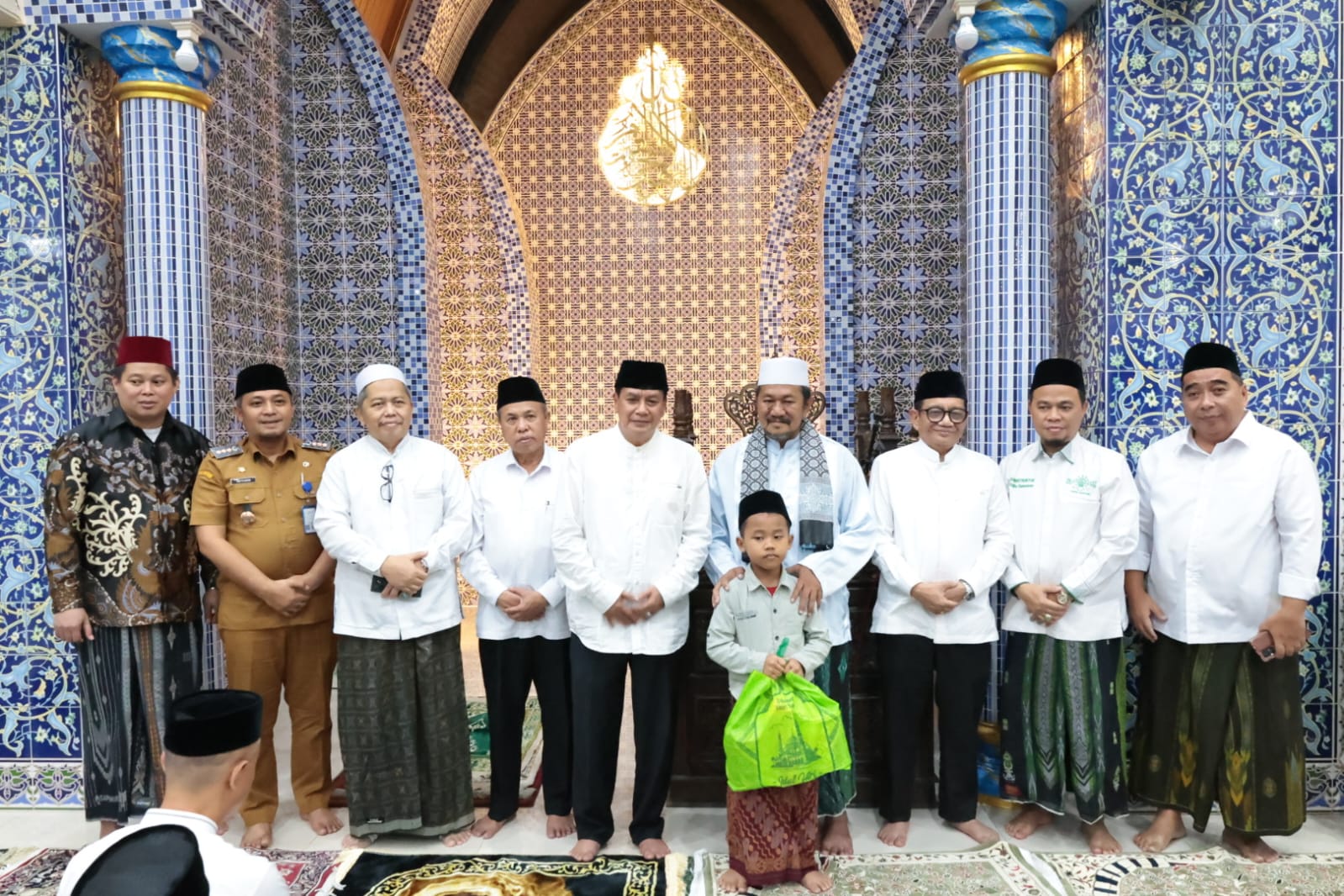 Kegiatan Bupati Maesyal taraweh keliling di Masjid Jami Al-Mubarok Desa Kadu Kecamatan Curug.