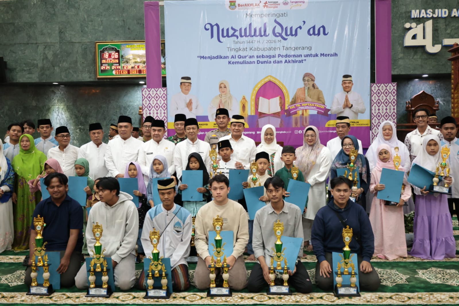 Peringatan Nuzulul Qur’an di Masjid Agung Al-Amjad.