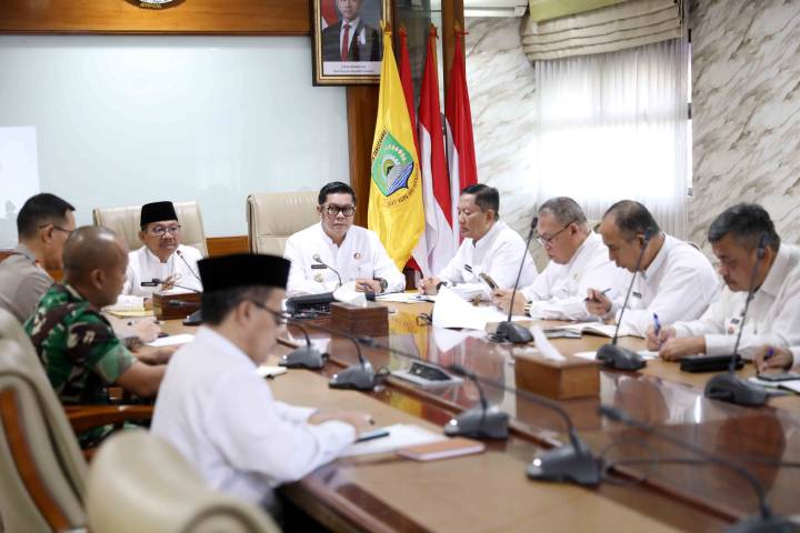 Sachrudin-Maryono saat memimpin rapat Forkopimda Kota Tangerang.