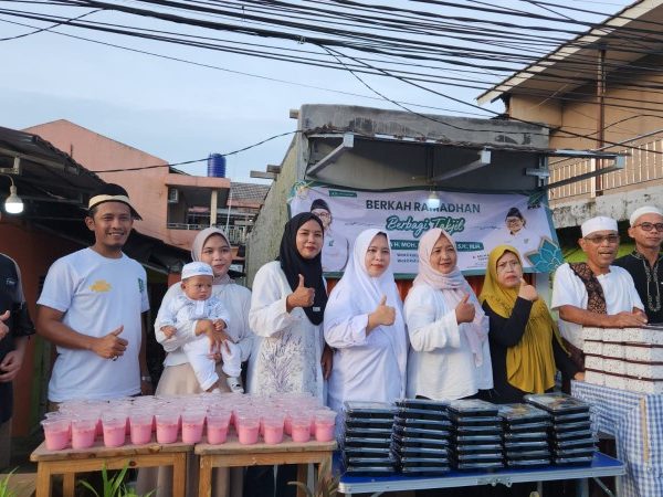 Selama Ramadhan 1447 H, Rano Alfath Gencar Bagikan Takjil dan Sembako untuk Masyarakat Tangerang Raya