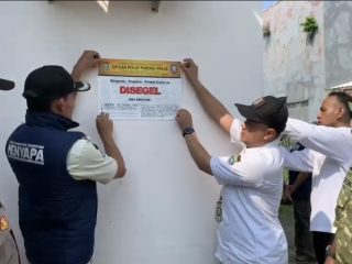 Satpol PP Kabupaten Tangerang Segel Kantor Yayasan di Teluknaga