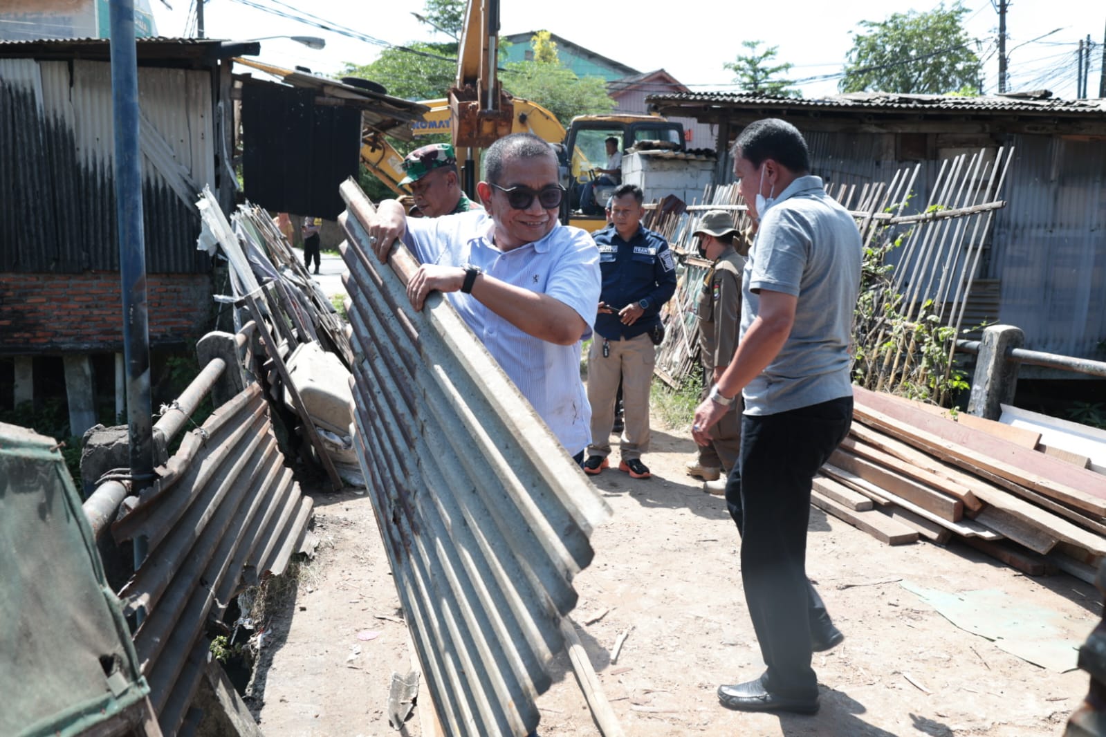 Bupati Maesyal didampingi Kepala DBMSDA Kabupaten Tangerang Iwan Firmansyah.