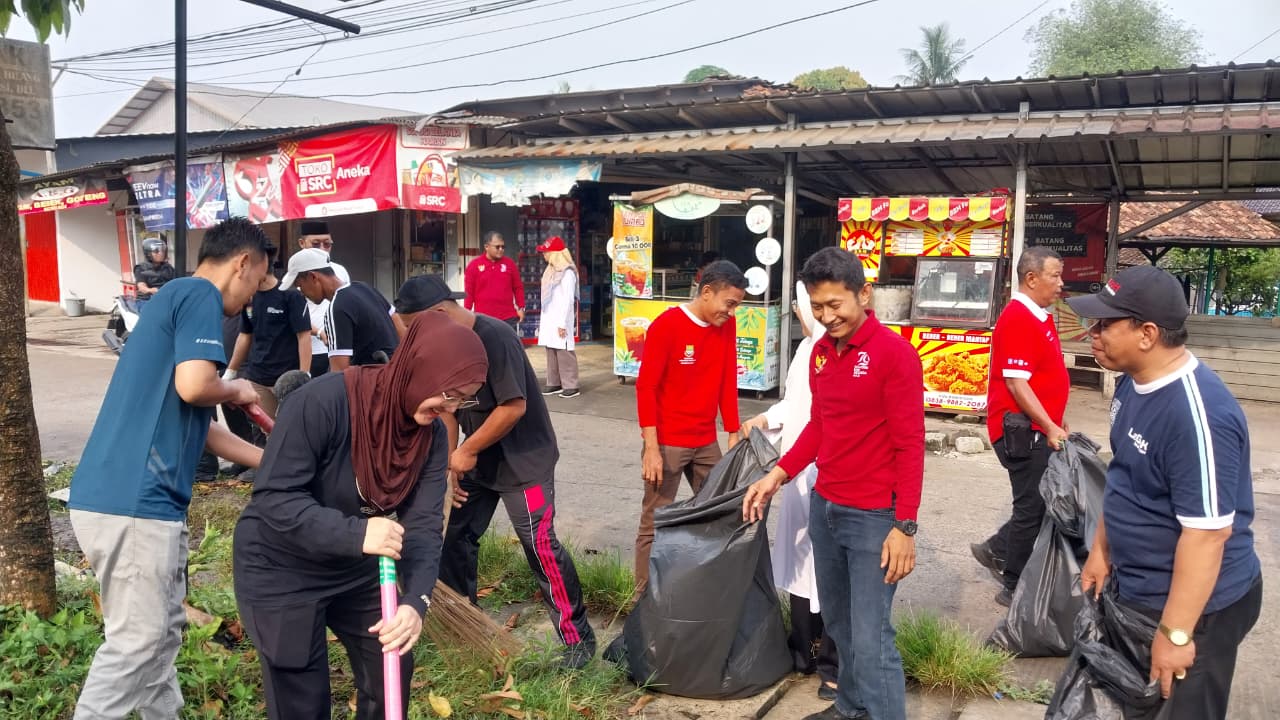Kecamatan legok gelar Kegiatan Gerakan Indonesia Asri (Aman, Sehat, Resik, dan Indah) dilingkungan masyarakat.
