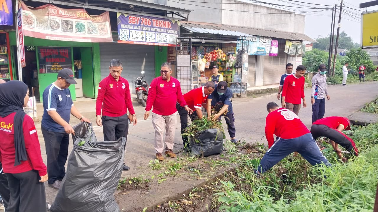 Kecamatan legok gelar Kegiatan Gerakan Indonesia Asri (Aman, Sehat, Resik, dan Indah) dilingkungan masyarakat.