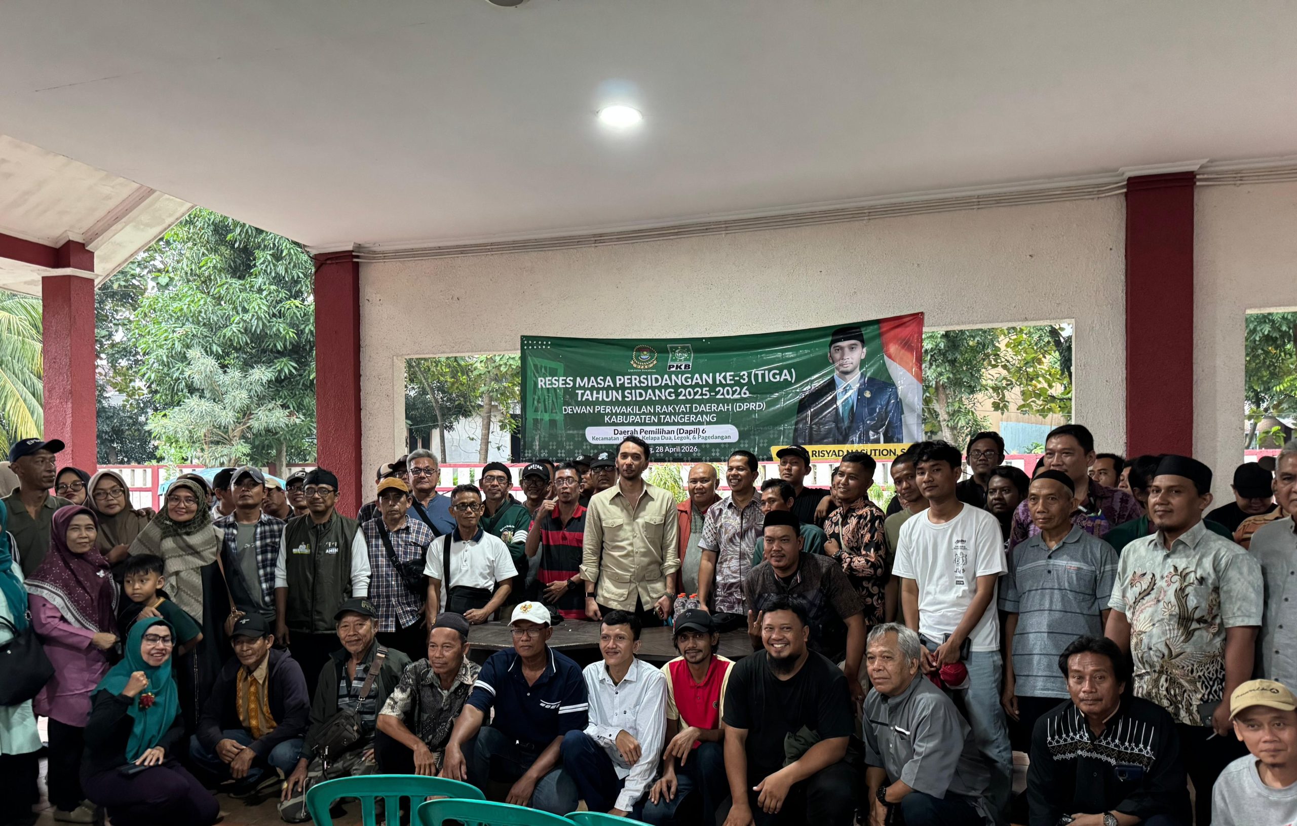 Dewan Iqrar Risyad Nasution saat kegiatan reses bersama masyarakat.