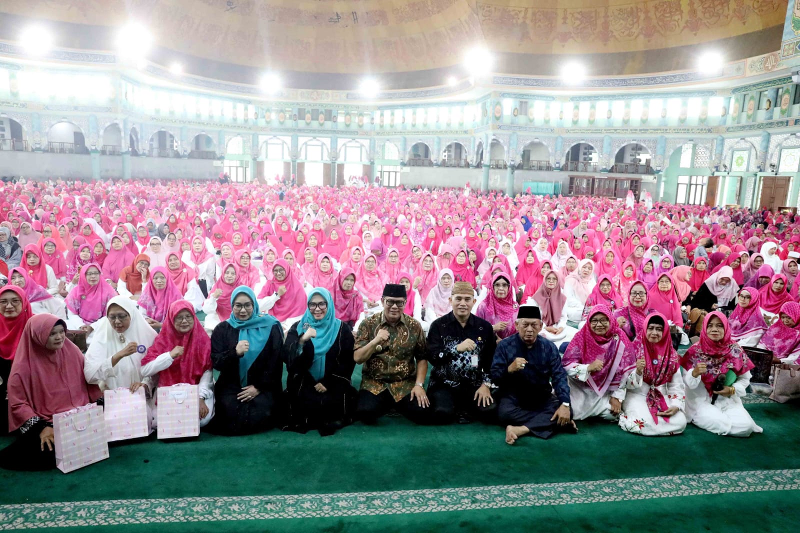 Maryono bersama Jamaah Forum Majelis Taklim di Masjid Raya Al-‘Azhom, Kamis (07/05/2026).