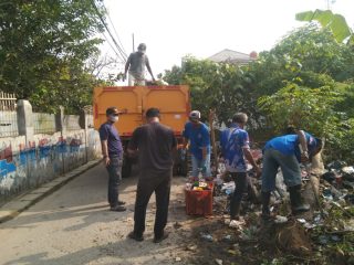 Muspika Teluknaga Gelar Korvei dan Aksi Bersih Kali di Kampung Melayu Barat