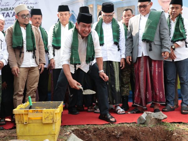 Bupati Tangerang Letakkan Batu Pertama Renovasi Masjid At-Ta’awun di Panongan