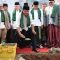 Bupati Maesyal saat meletakan batu pertama Renovasi Masjid At-Ta’awun di Panongan.
