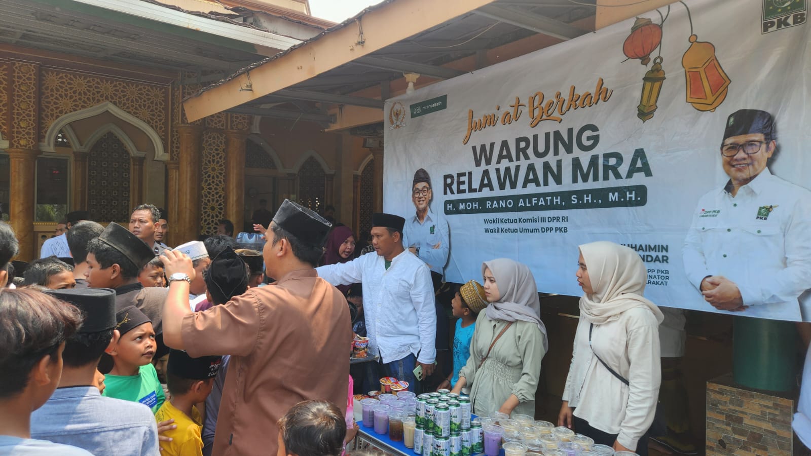 Kegiatan Warung Relawan MRA di Cisoka.