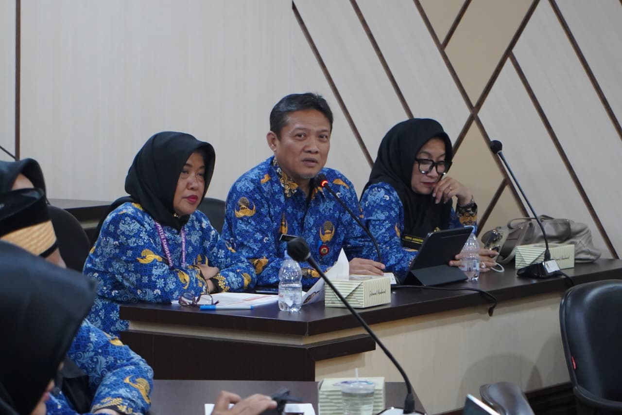 Kepala DPKP Kabupaten Tangerang, Ujang Sudiartono saat menyampaikan laporannya tentang pengawasan hewan kurban.