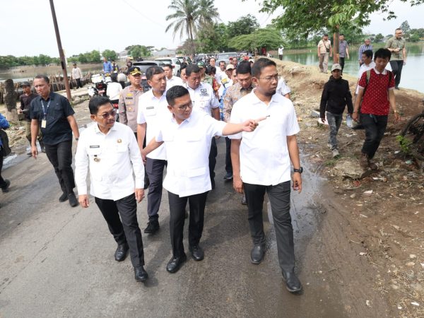 Gubernur Andra Soni Bersama Wali Kota Sachrudin Tinjau Normalisasi Situ Bulakan untuk Atasi Banjir