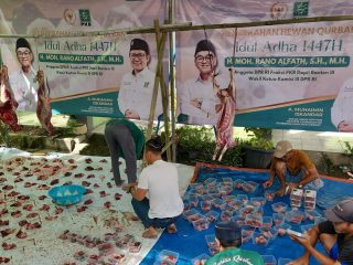 Moh Rano Alfath Bersama PKB Tebar 10 Ribu Paket Daging Kurban untuk Masyarakat