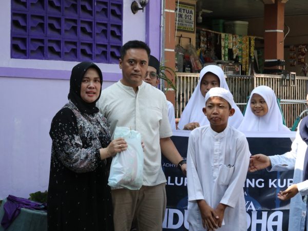 Peringati Iduladha, Kajari Wahyudi Eko Husodo Bersama IAD Kabupaten Tangerang Sambangi Anak Disabilitas