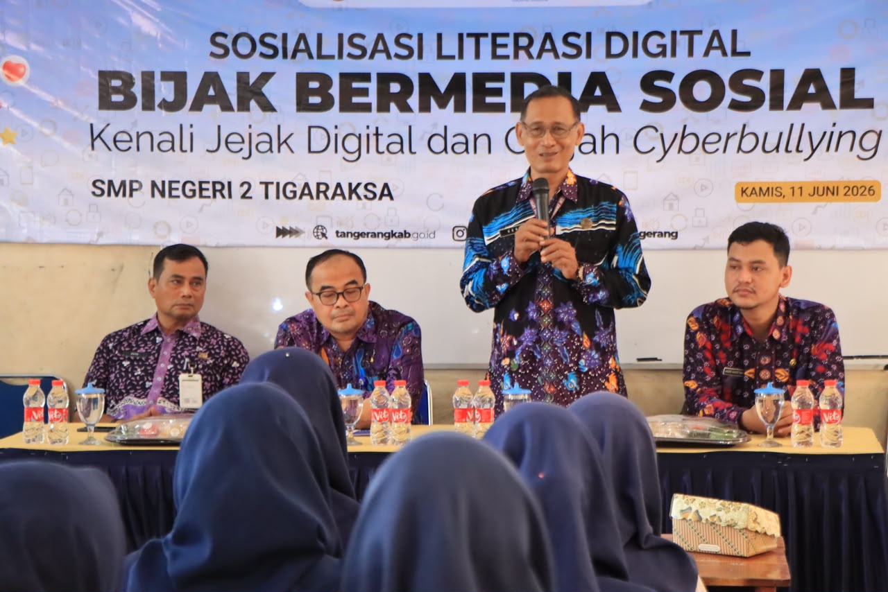 Sosialisasi Literasi Digital Bijak Bermedia Sosial di SMPN 2 Tigaraksa