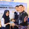 Kepala Bidang Informasi dan Komunikasi Publik (IKP) Diskominfo Kabupaten Tangerang Febi Febiansyah Yusuf, S.Ikom, M.Si saat bersama siswa SMPN 2 Tigaraksa.