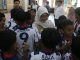 Bupati Dewi saat bersama tim sepak bola Badak Muda Pandeglang.