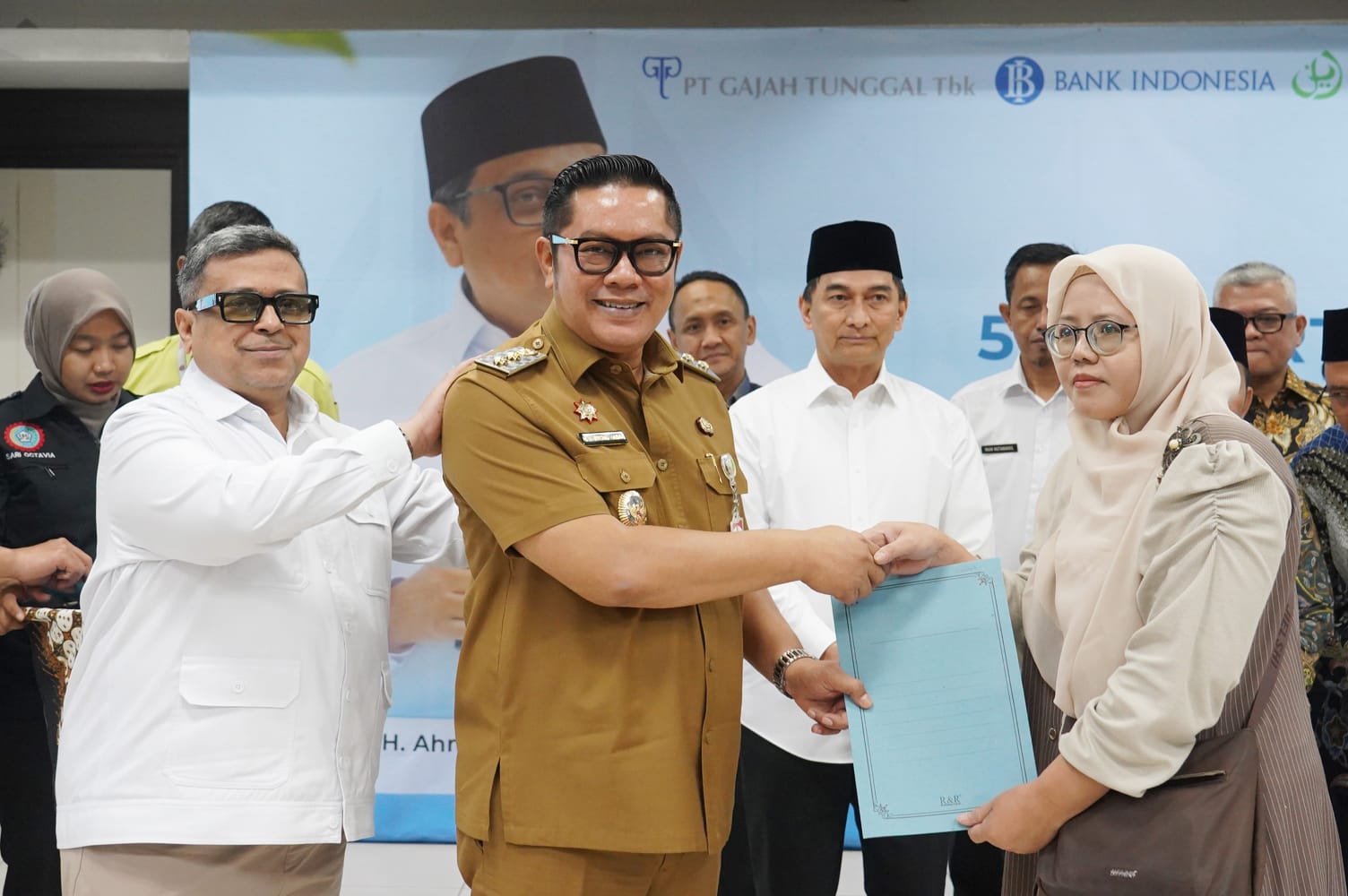 Maryono saat menghadiri menghadiri kegiatan penyerahan 5.000 sertifikat halal bagi UMKM binaan PT Gajah Tunggal Tbk.