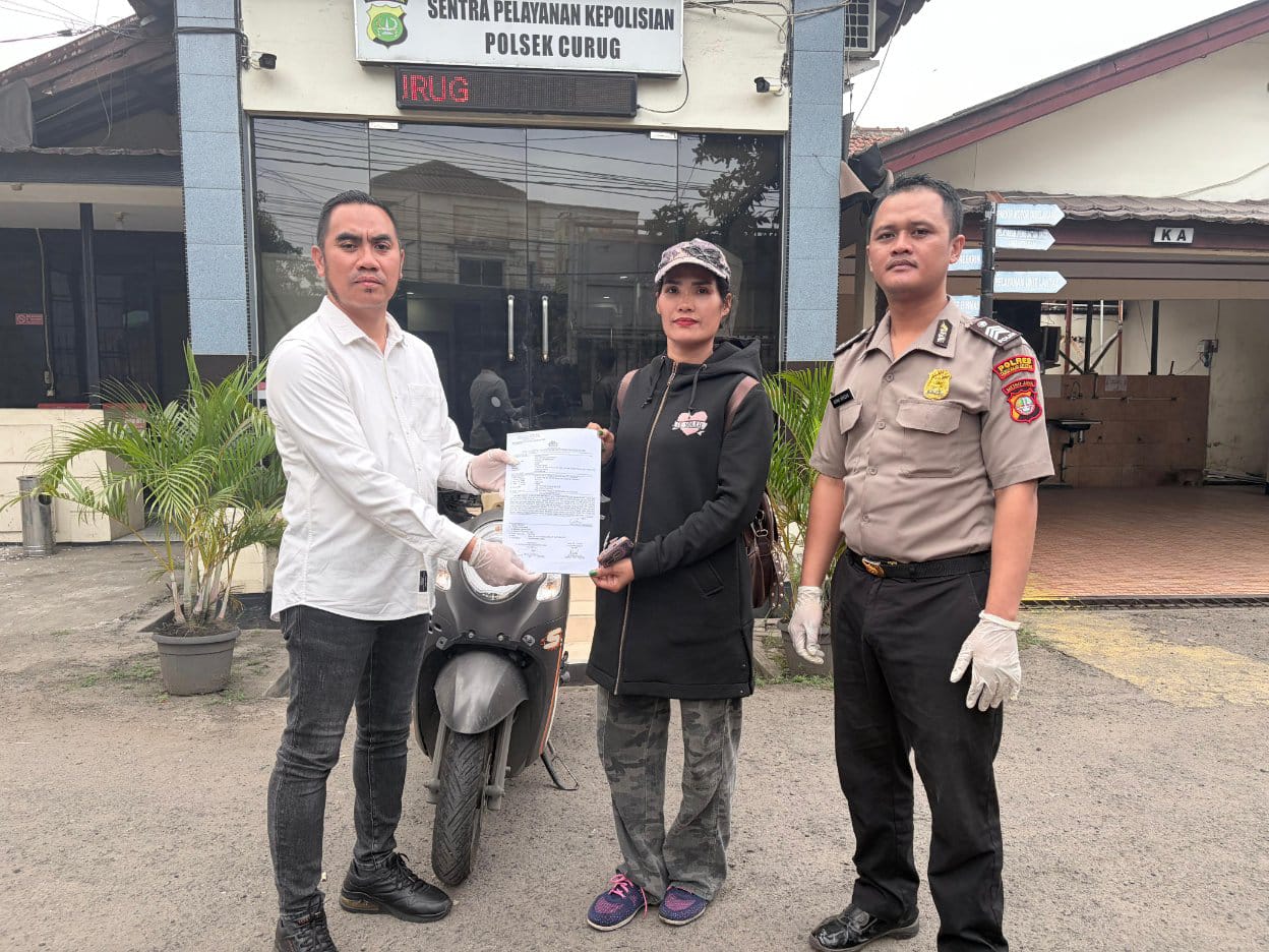 Pengembalian motor korban Curanmor ke pemilik di Polsek Curug.