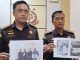 Kajari Eko Wahyudi saat menunjukan foto barang bukti dari oknum LSM yang diamankan.