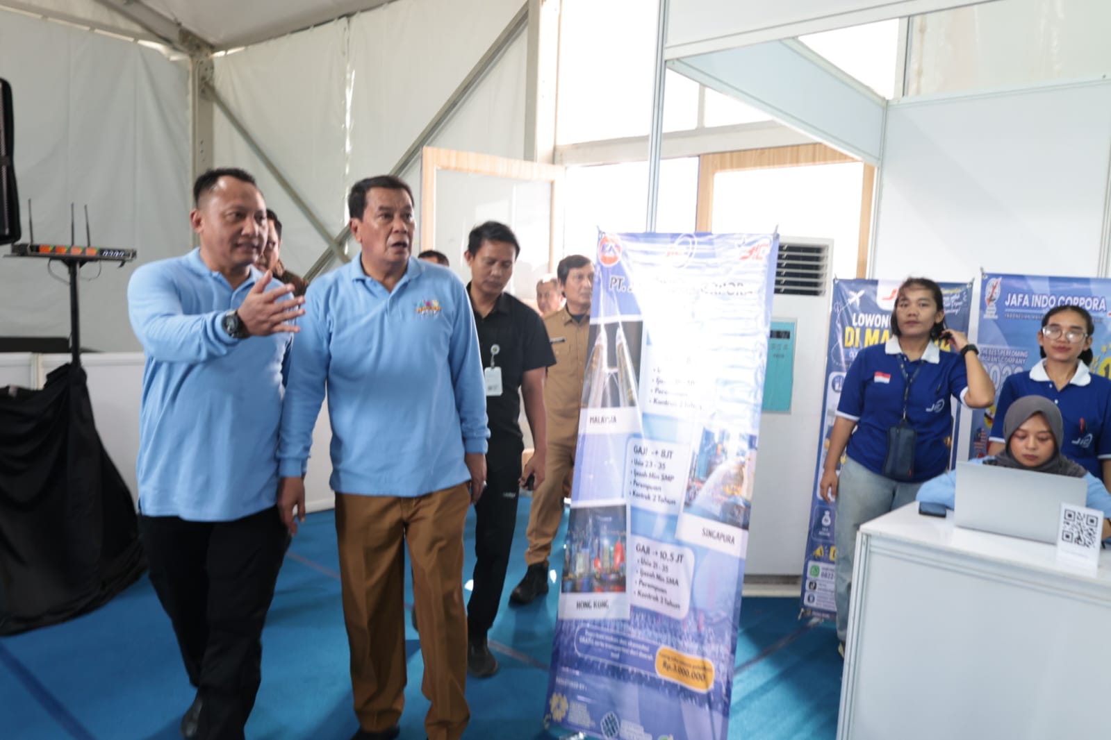 Bupati Maesyal bersama Kadisnaker Rudi Lesmana saat di kegiatan Naker Fest 2026.