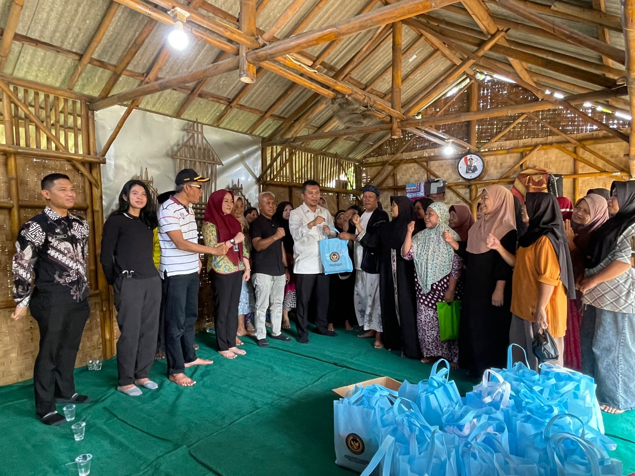 Kegiatan Bakti Sosial Lapas Kelas I Tangerang bersama warga Kelurahan Babakan.