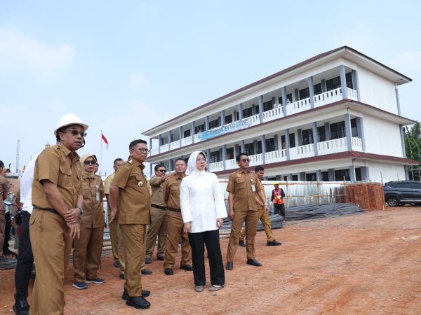 Gubernur Andra Soni Tinjau Pembangunan SMAN 30 Kabupaten Tangerang