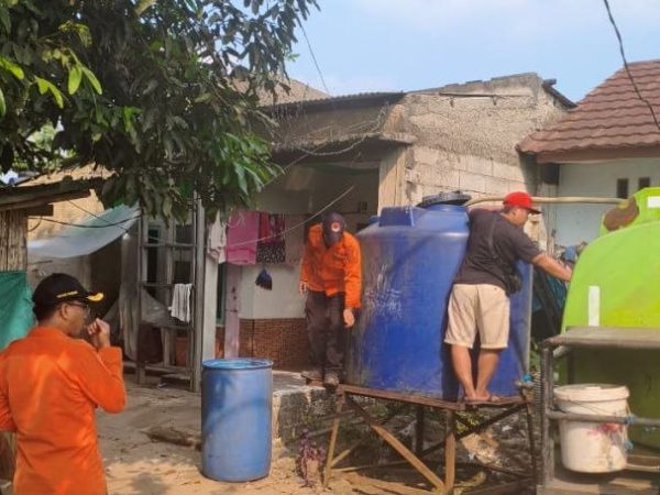 35 KK di Setu Terdampak Kekeringan, Pemkot Tangsel Kirim 5.000 Liter Air Bersih