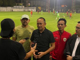 Berlaga di Soekarno Cup, Ade Sumardi Tekankan Sportivitas dan Disiplin kepada Banteng Banten U-17