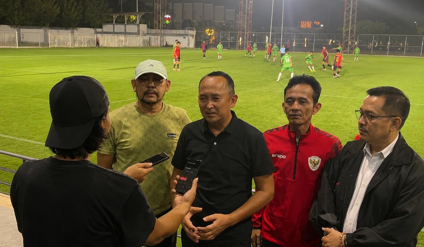 Ade Sumardi tekankan sportivitas dan disiplin kepada Banteng Banten U-17 sebagai bekal menghadapi Soekarno Cup 2026 di Jawa Timur.