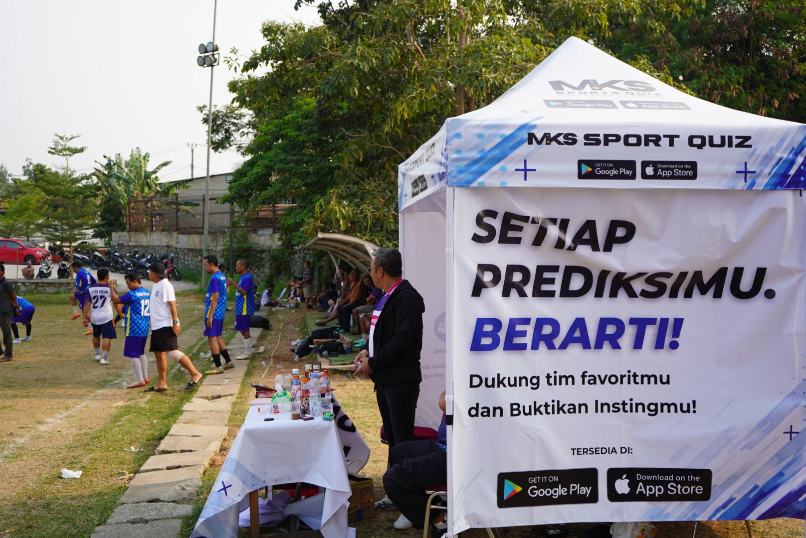 Stand MKS Sport Quiz di liga Desa Sepak Bola Cikupa.