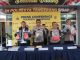 Kapolresta Tangerang bersama jajarannya saat menunjukan barang bukti.