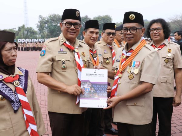 Maryono Terima Lencana Dharma Bakti, Ajak Pramuka Terus Berkarya dan Peduli Sesama