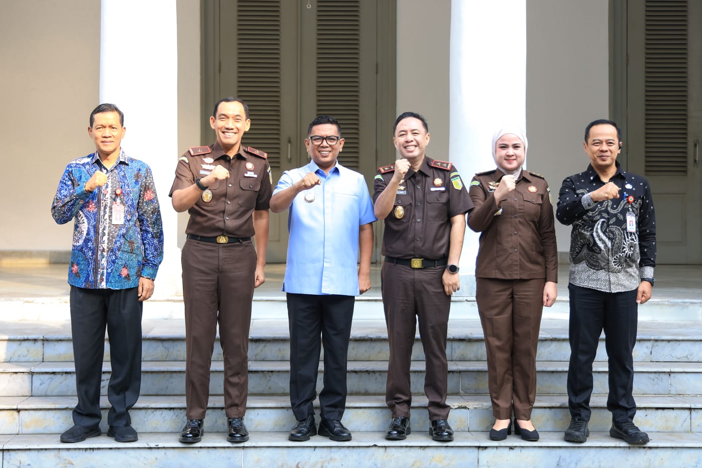 Gubernur Andra Soni saat bersama Kajati Banten Hery Hermanus dan jajarannya.
