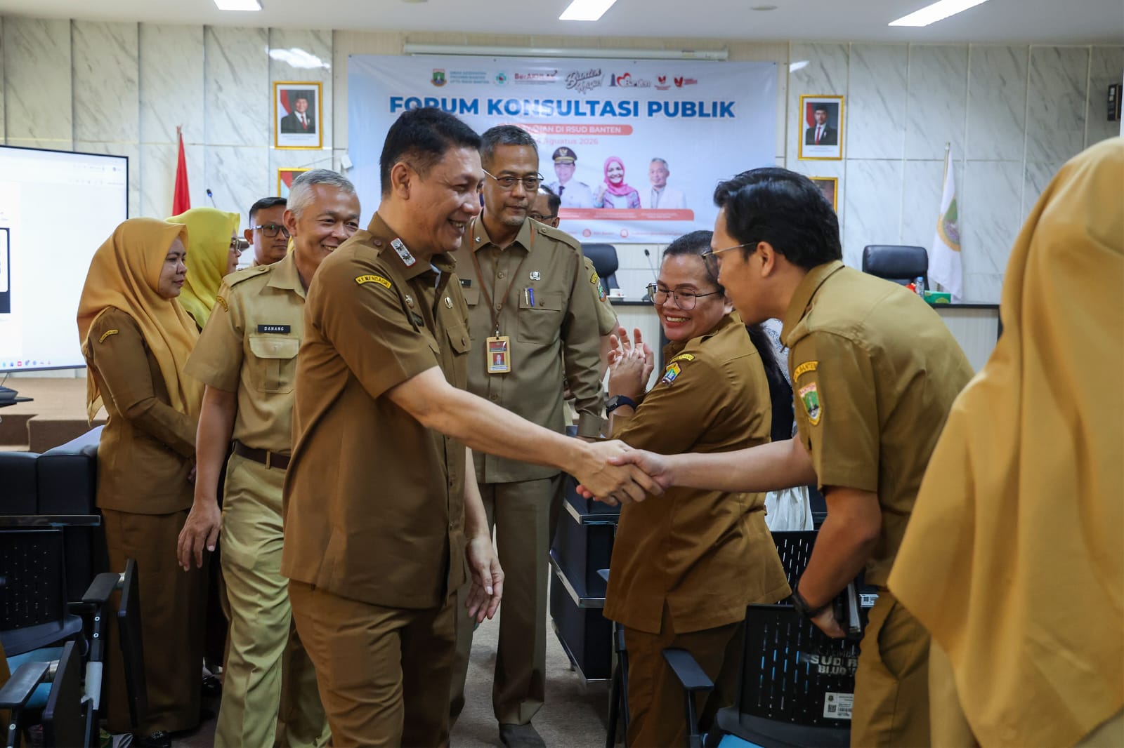 Sekda Banten Deden Apriandhi saat kegiatan di RSUD Banten.