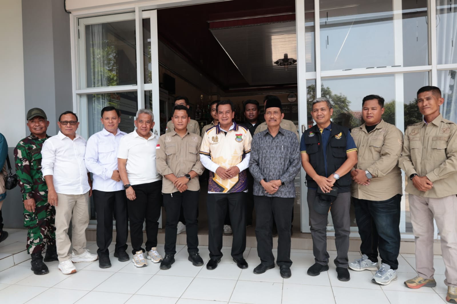 Kegiatan Festival Baris-Berbaris Kabupaten Tangerang di SMAN 6 Kabupaten Tangerang.